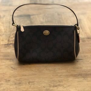 Coach Peyton Signature Top Handle Pouch F51185
